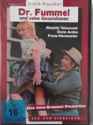 Jinsiy olatni va bolaklarini silkitadi.